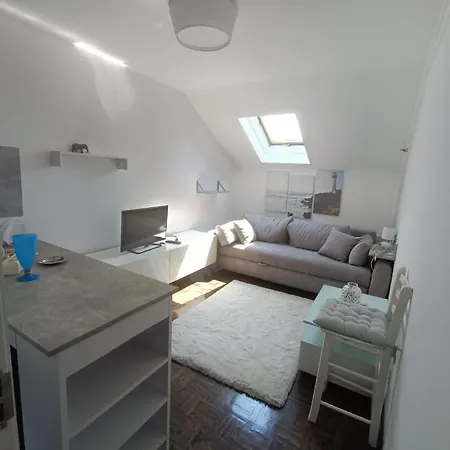 アパート Lola ベオグラード