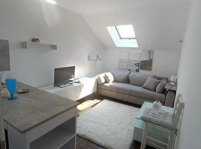 アパート Lola ベオグラード